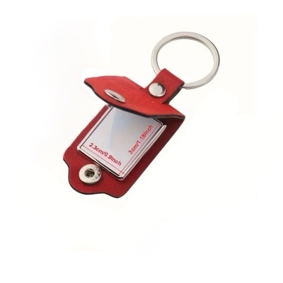 Porta-chaves de couro vermelho com janela transparente e argola metálica