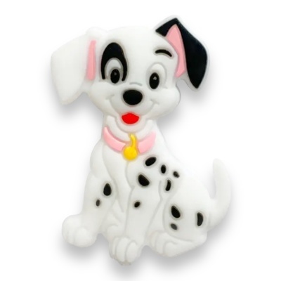 Figura plástica de cachorro branco com manchas pretas e coleira rosa.