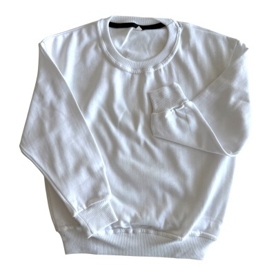 Sweatshirt branca de manga comprida com gola redonda
