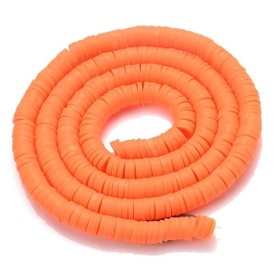 Cordão em espiral de discos laranja achatados