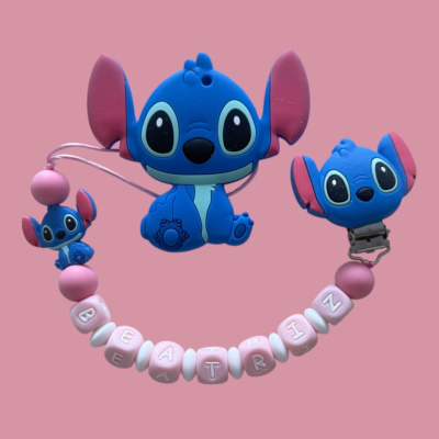 Prendedor de chupeta azul com figura e contas rosa e branco com nome