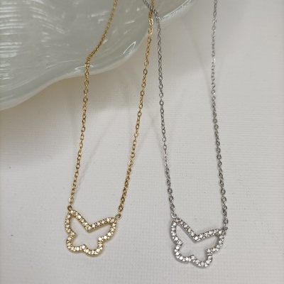 Colares dourado e prateado com pendentes de borboleta brilhantes