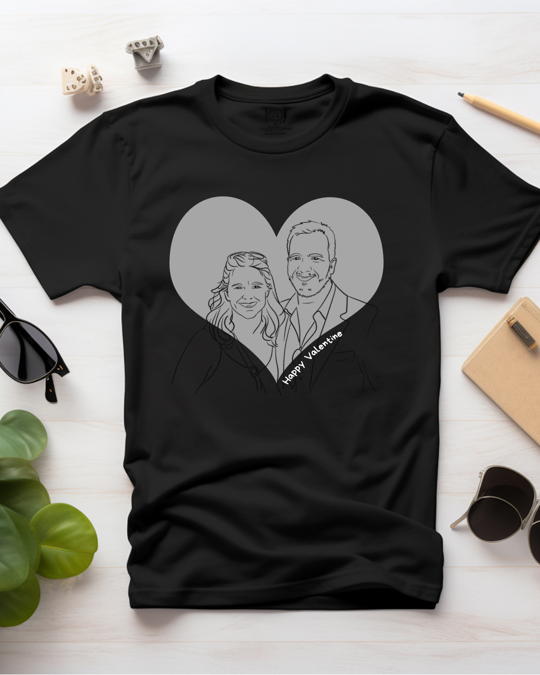 T-shirt Valentine T-shirt preta com estampa de casal dentro de um coração cinza e texto Happy Valentine