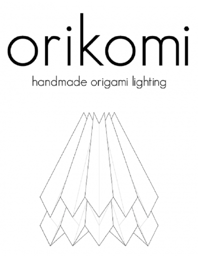 Logo da orikomi com texto e desenho geométrico em preto num fundo branco