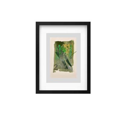 Quadro com moldura preta contendo arte abstrata em tons de verde com número 2