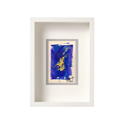 Moldura branca com ilustração colorida azul, amarelo e preto assinada 2021