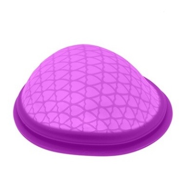 Forma de silicone roxa com padrão geométrico em relevo