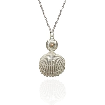 Colar com pendente concha metal prateado