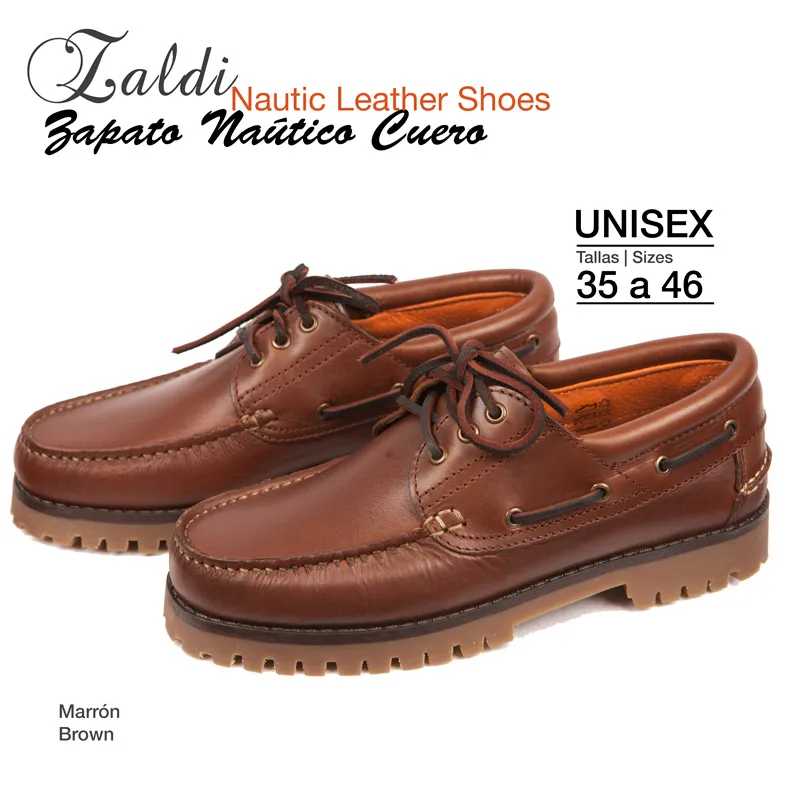 Sapatos náuticos de couro castanho com atacadores e sola de borracha