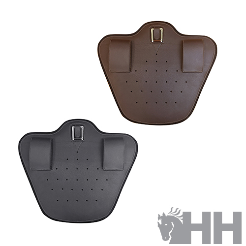 Dois porta-bilhetes ou porta-cartões em couro castanho e preto com fivela metálica e logótipo HH