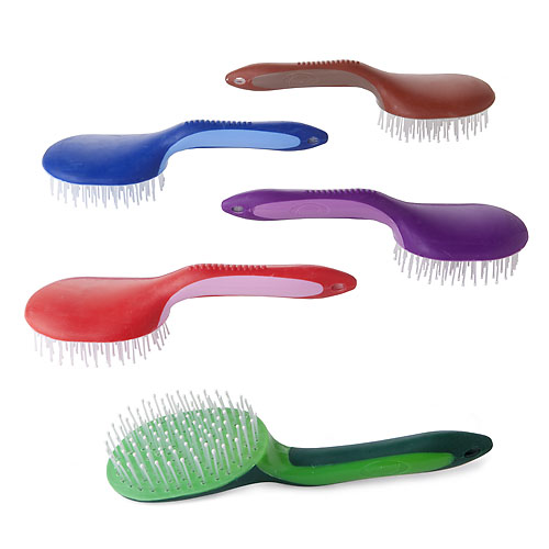 Cinco escovas de cabelo coloridas de plástico com cerdas metálicas