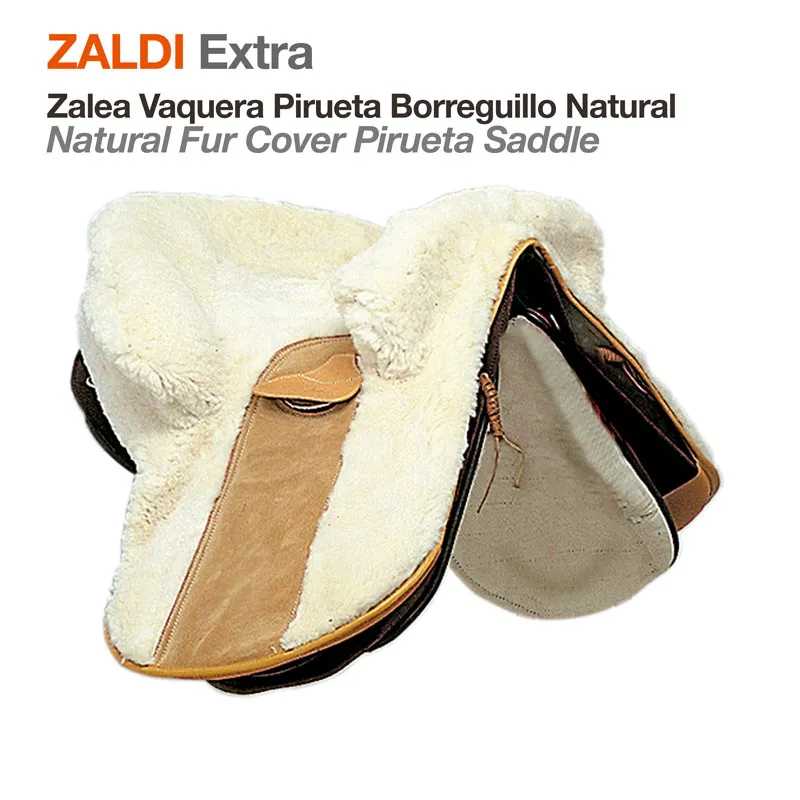 Sela de cavalo com capa de pêlo natural e couro castanho em fundo branco
