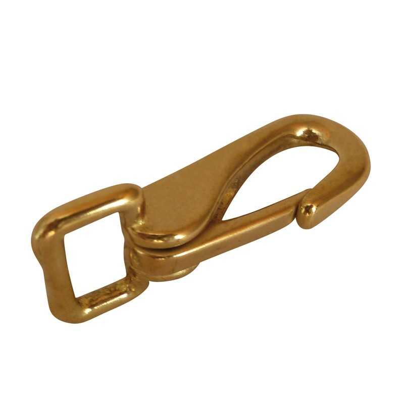 Mosquetão metálico dourado com anel quadrado em fundo branco