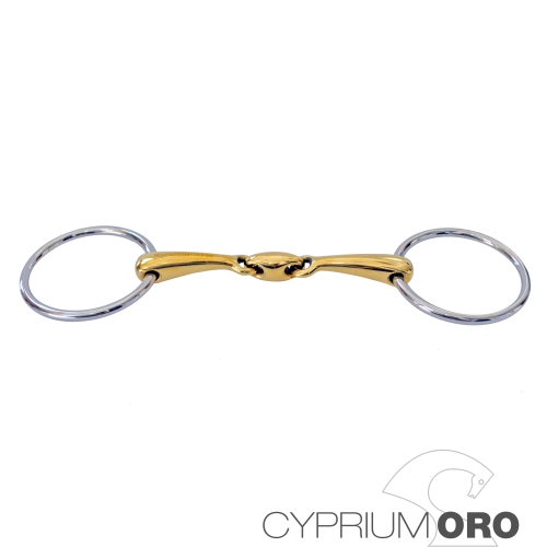 Freio para cavalo com argolas prateadas e peça central dourada