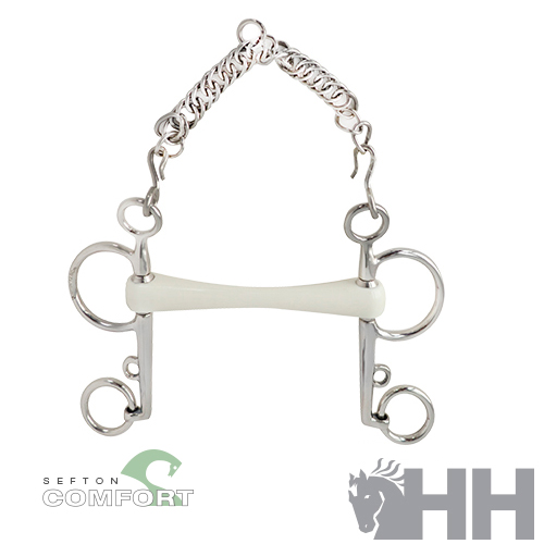 Freio para cavalo em metal e bocal branco com corrente sobre fundo branco