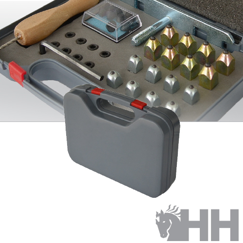 Conjunto de ferramentas com punho de madeira e caixa cinzenta