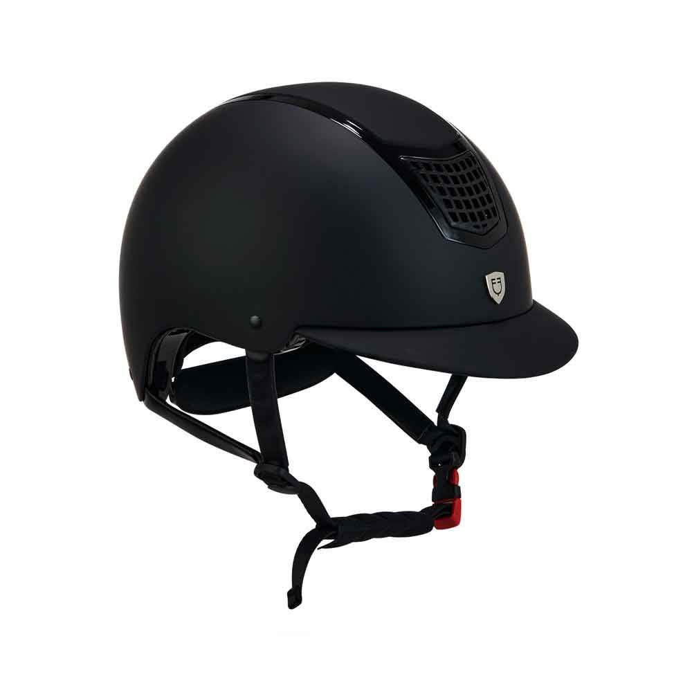 Capacete de equitação preto com viseira e ventilação dianteira