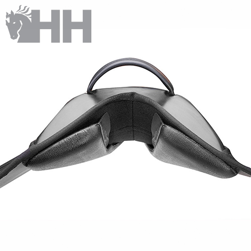 Sela de equitação preta em couro com alça e acolchoamento