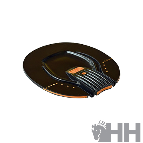 Cinzeiro preto e castanho com peça central móvel sobre fundo branco