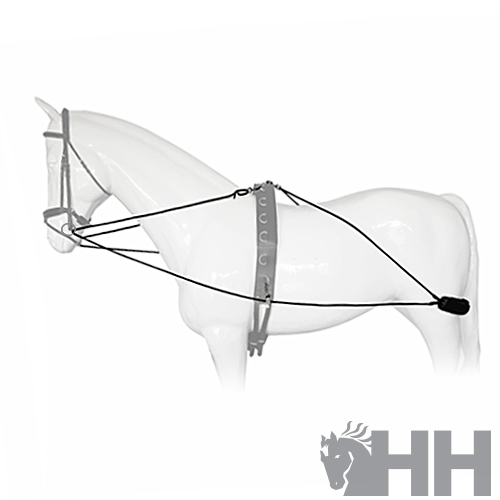 Estatueta de cavalo branco com cabresto e rédeas pretas e logotipo HH