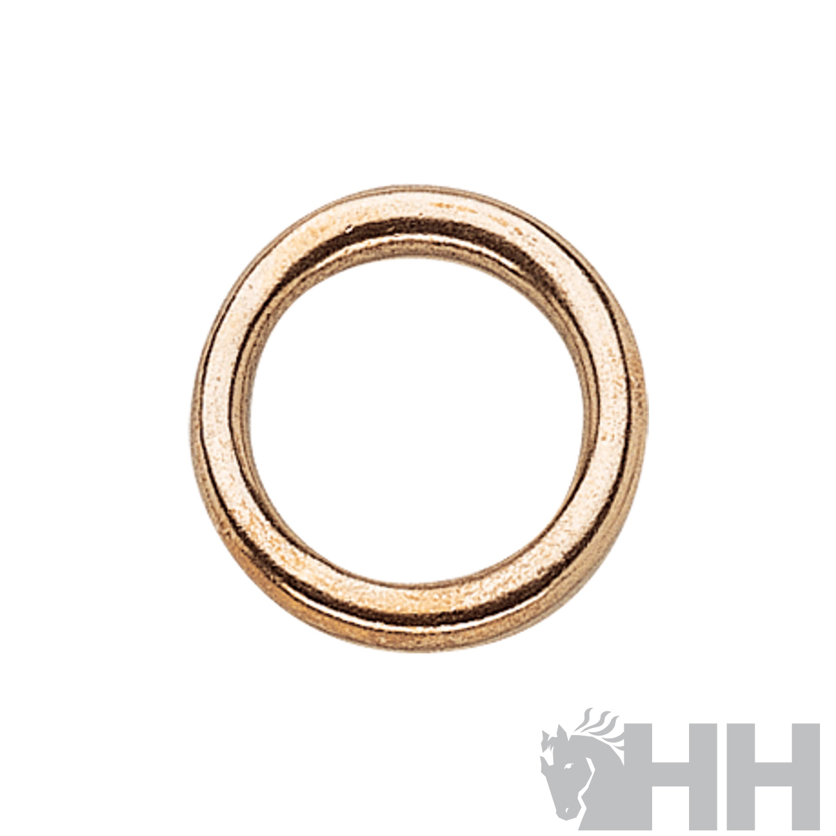 anel metálico dourado simples em fundo branco