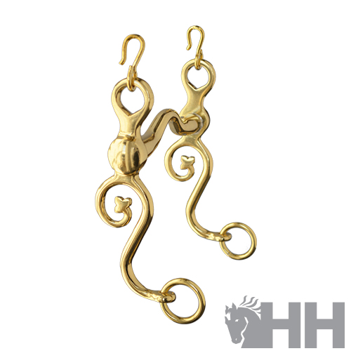 par de estribos dourados curvos em fundo branco com logótipo HH