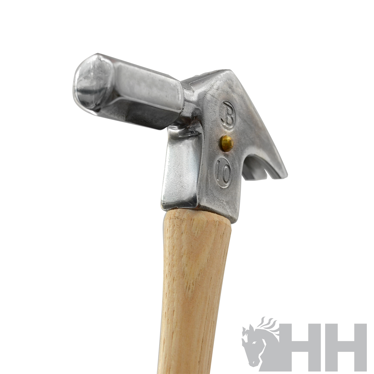 Martelo com cabeça metálica e cabo de madeira