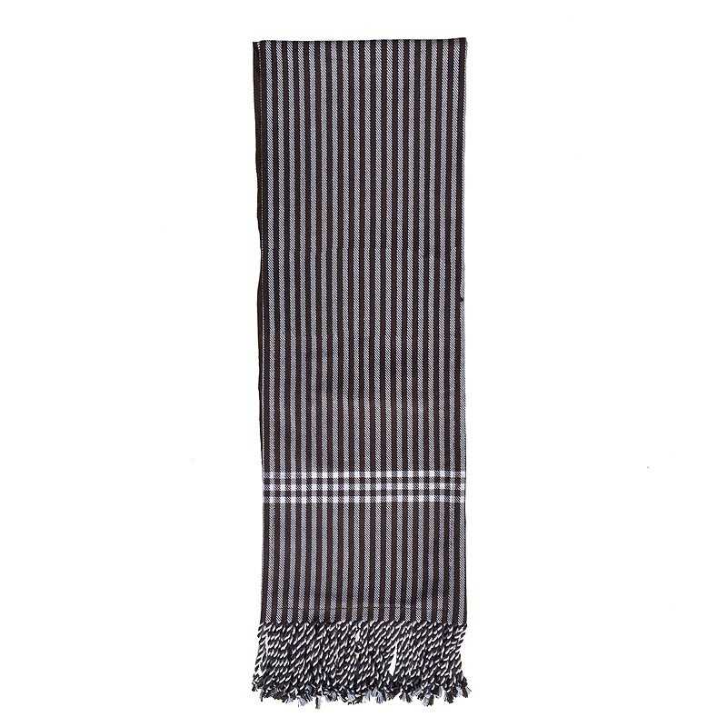Lenço ou cachecol preto e branco com franjas