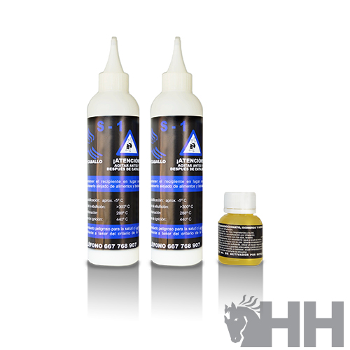 Três frascos com etiquetas de aviso e informações sobre o conteúdo