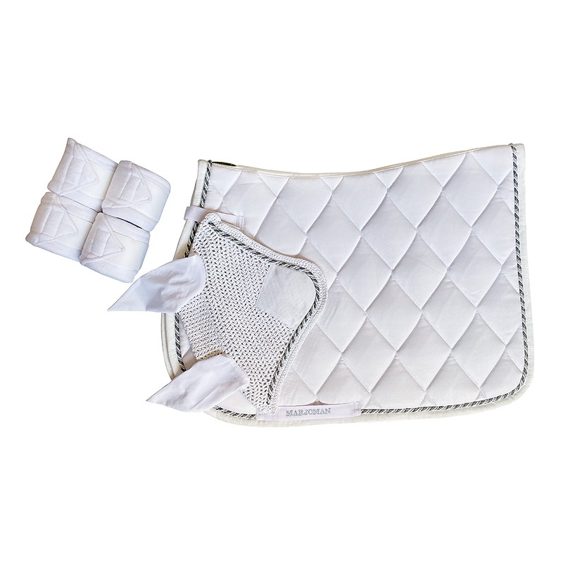 Conjunto de equipamentos brancos para equitação com manta acolchoada, capuz e ligaduras