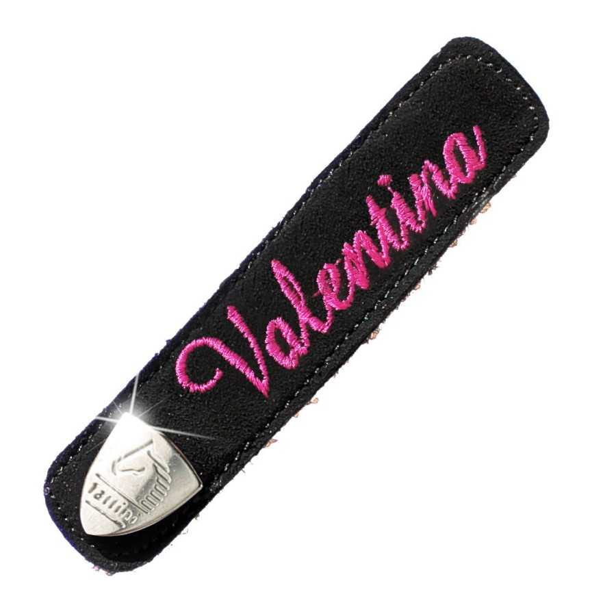 Correia preta com bordado rosa Valentina e detalhe metálico prateado