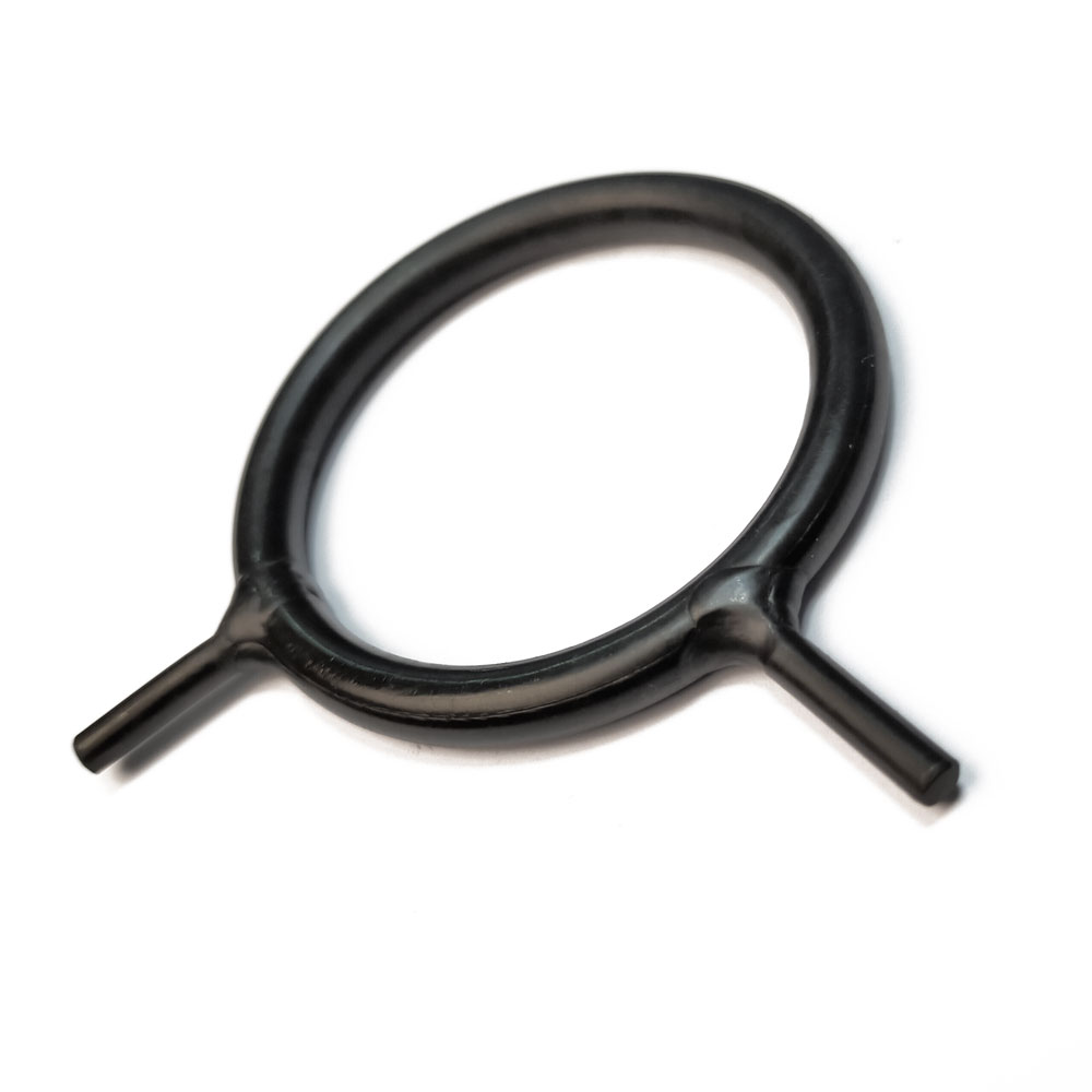 Anel preto em borracha ou silicone com duas pontas cilíndricas