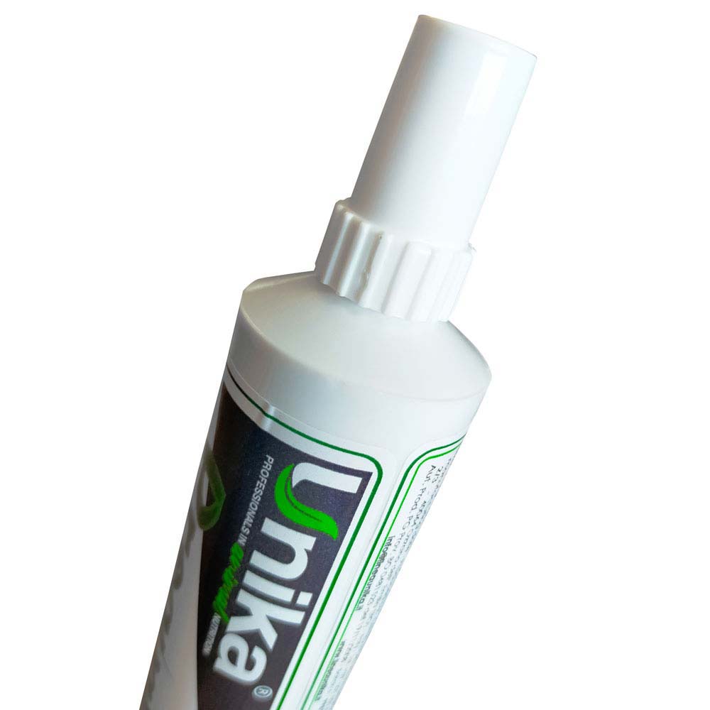 Frasco plástico branco com produto Unika e tampa dosador