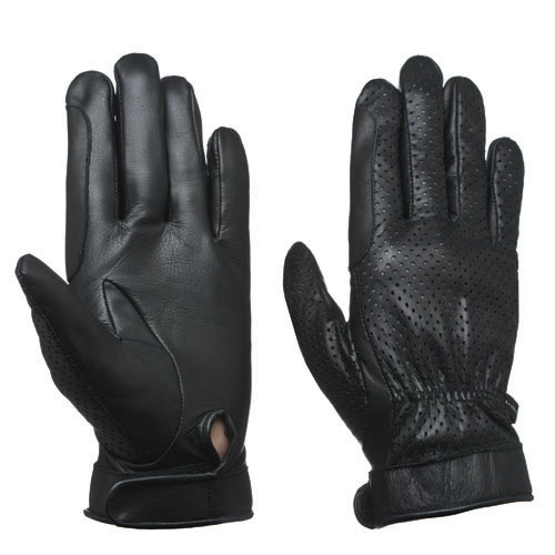 Par de luvas pretas em pele com diferentes texturas.