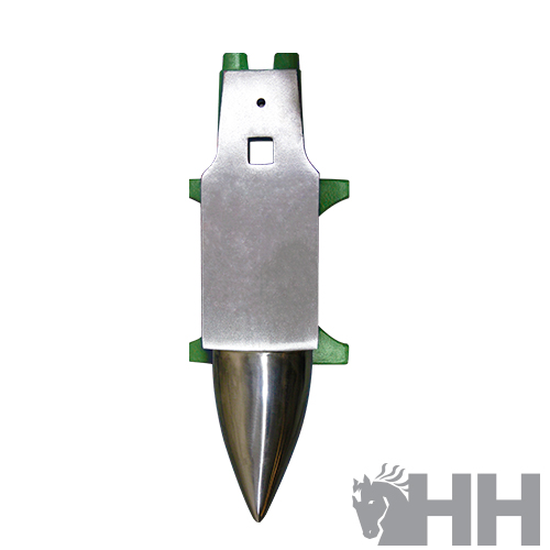 Ferramenta metálica com ponta cónica e detalhes verdes sobre fundo branco