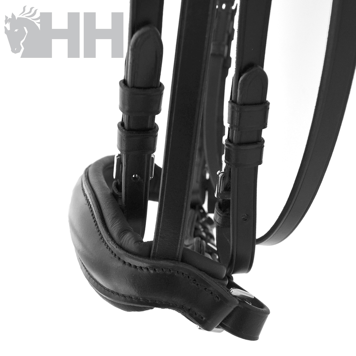 Focinho de cavalo em couro preto com fivelas metálicas