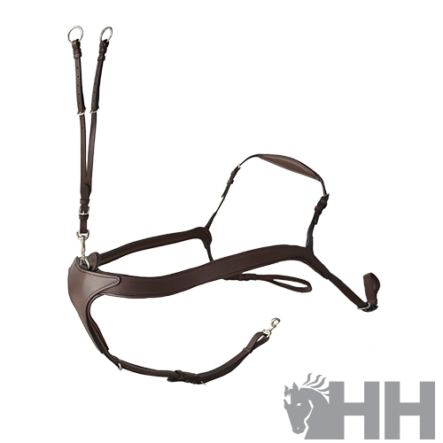 Peitoral de couro castanho para cavalo com argolas metálicas e logótipo HH