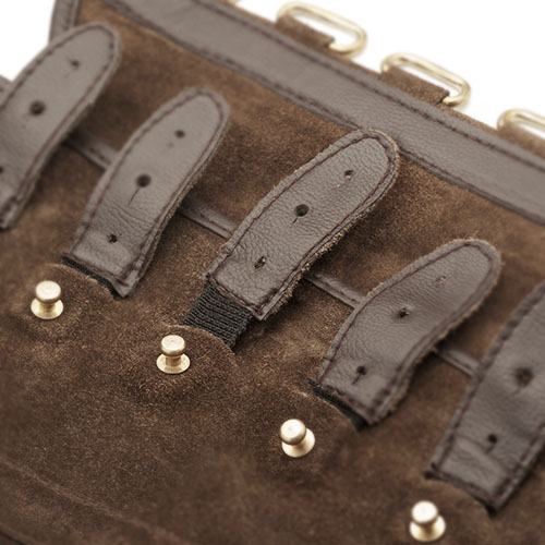 Mala castanha em pele e couro com fivelas douradas