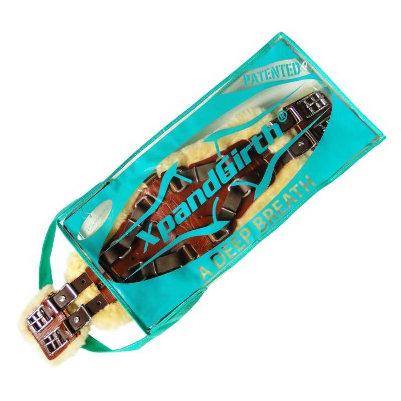 Cinto castanho com fivela dupla em embalagem azul transparente