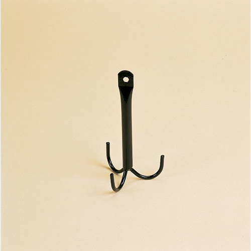 Gancho metálico preto de quatro braços com orifício de fixação em fundo claro