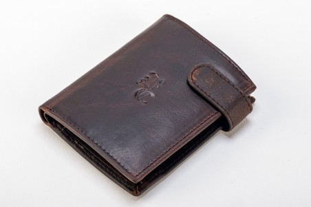 Carteira de couro castanho escuro com fecho e relevo de cavalo