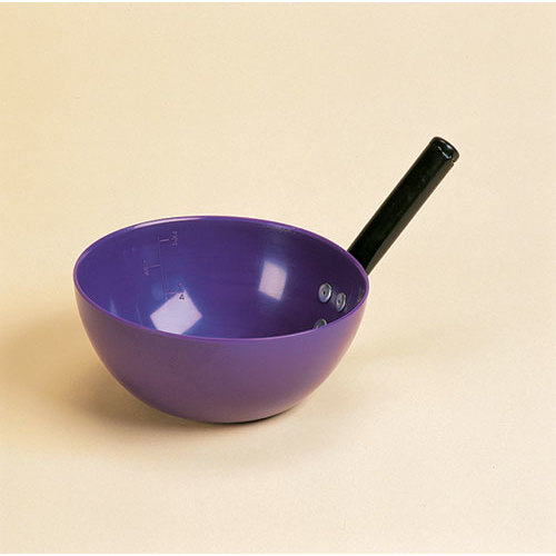 Tacho roxo com cabo preto sobre superfície clara