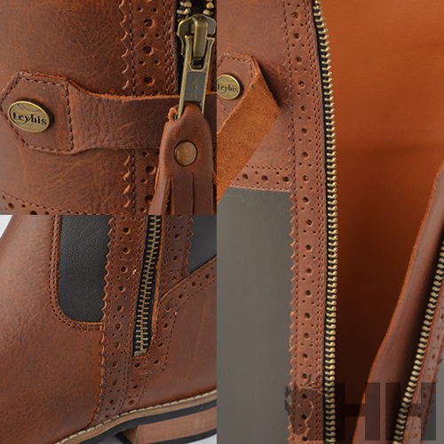 Bota de couro castanho com fecho dourado e etiqueta 'Leyhis'