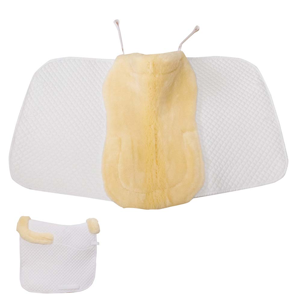 Manta de sela branca acolchoada com forro peludo amarelo claro e protetores.