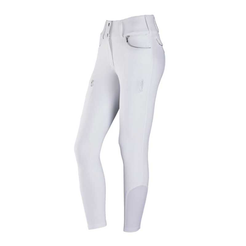 Calças brancas justas com bolsos e detalhe em tecido na perna