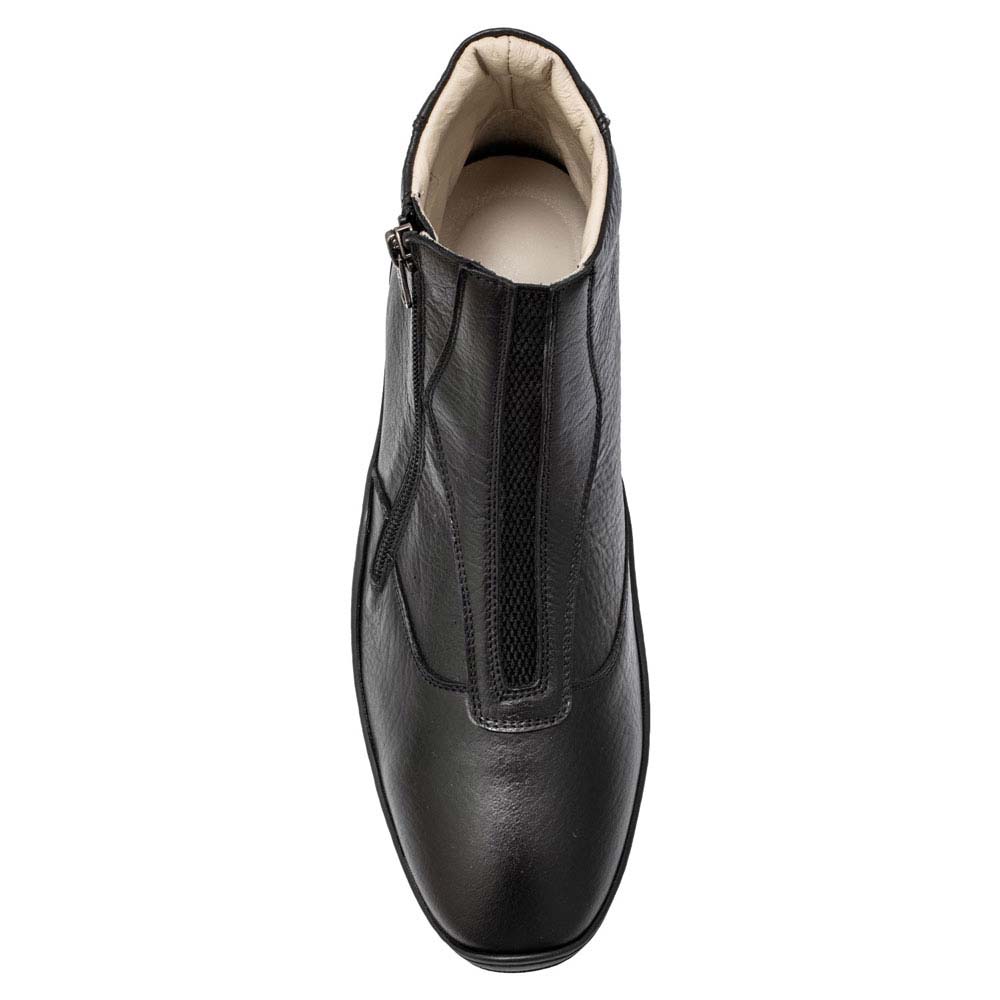 Bota preta masculina em pele com fecho lateral e interior forrado