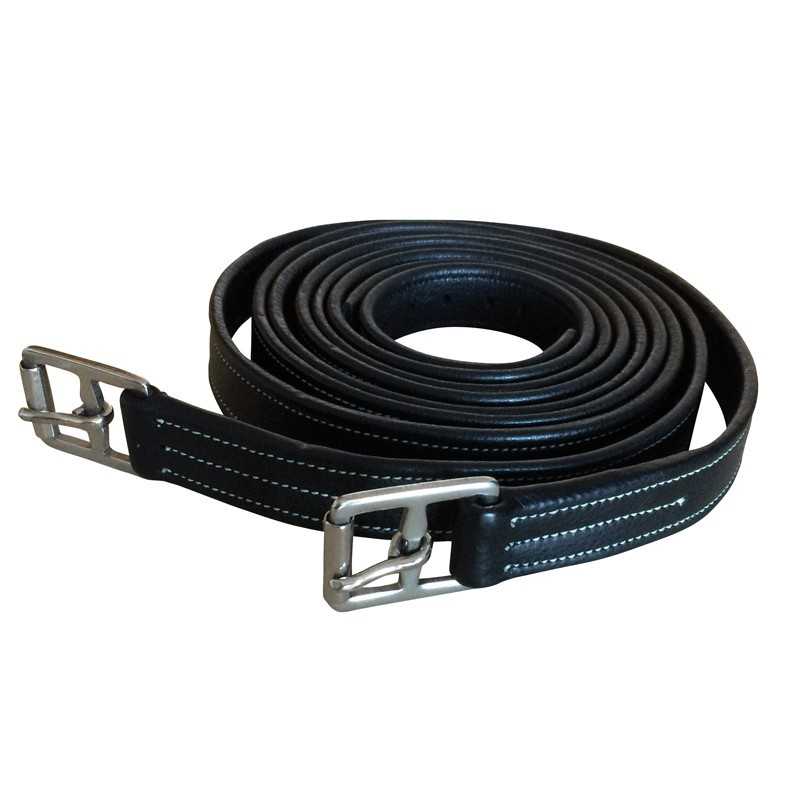 cinto duplo preto com fivelas metálicas prateadas