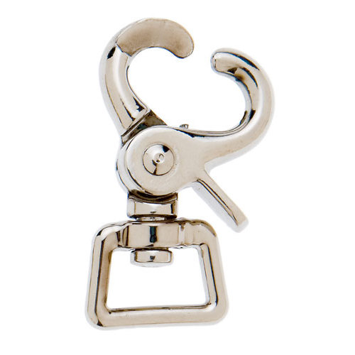 Mosquetão metálico prateado com fecho de mola e base quadrada