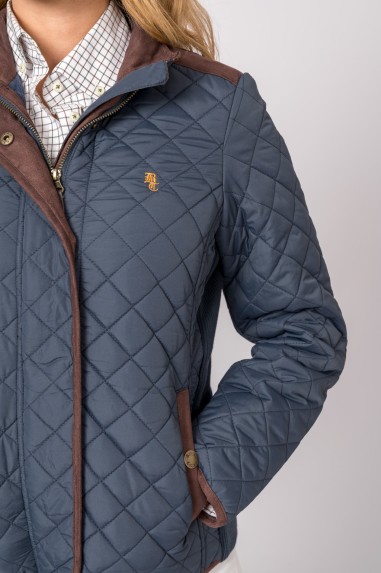 Casaco acolchoado azul com detalhes castanhos e monograma amarelo