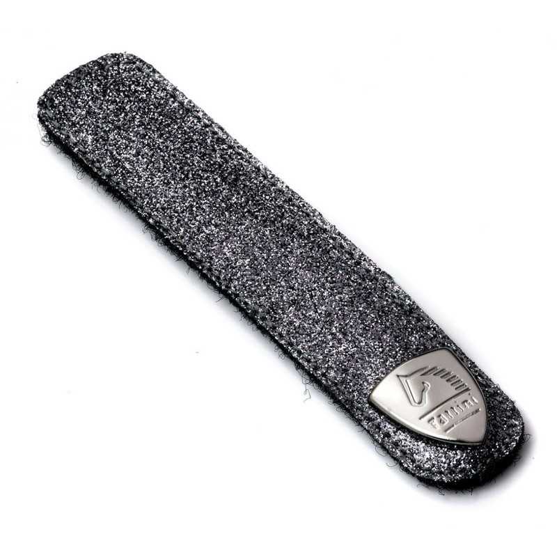 Lixa de unha preta com detalhe metálico prateado